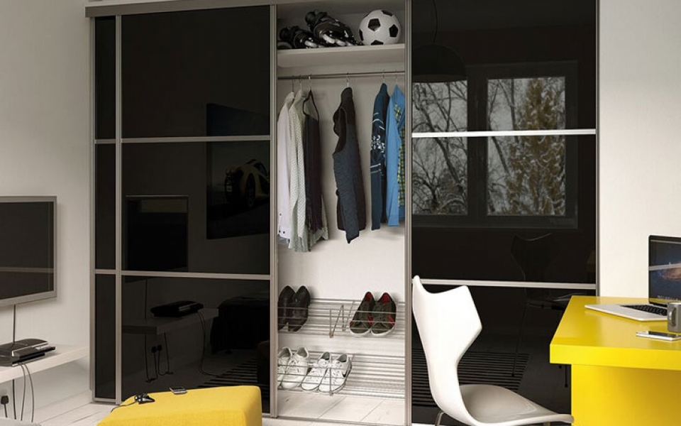 Linear sliding wardrobe doors