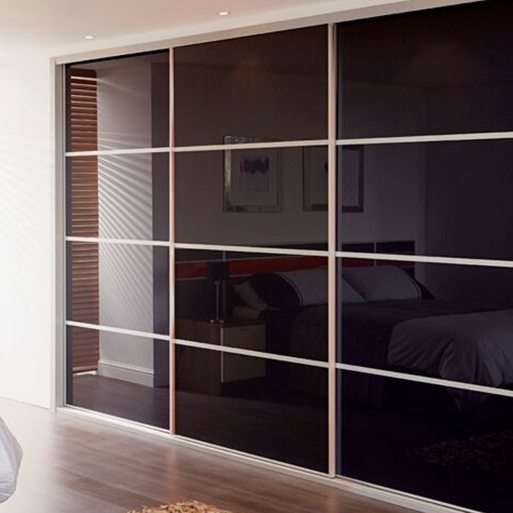 Built In Wardrobe – Metro Black Glass Doors (with 3 Oriental Bars).