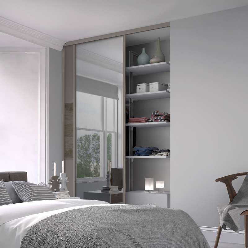 Classic kit with one door, Pebble Grey frame doors with 3 mixed panels: Pebble Grey/ Nebraska Oak/ Pebble Grey and 1 mirror door